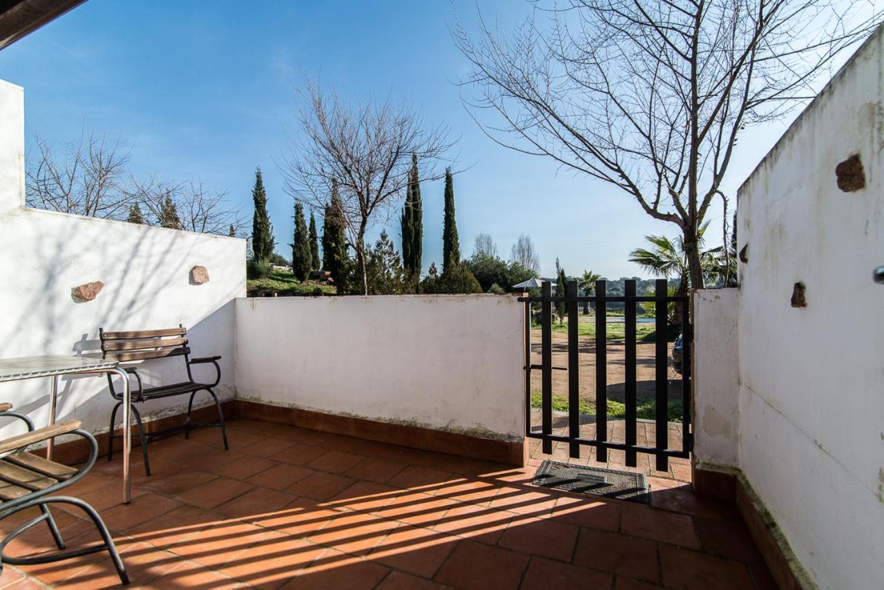Hotel El Pueblo De Leo Badajoz Exterior foto